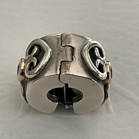 Pandora two tone clips with peridot stones - Picture 3 of 8